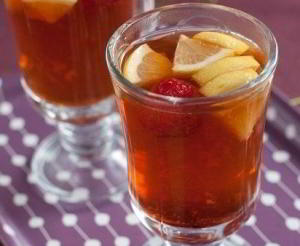 Имбирный чай с клубникой
