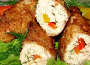 Куриный рулет с сыром и сладким перцем