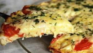 Пицца на лепешке из куриного фарша