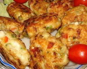 Очень вкусные и полезные котлеты из куриного мяса с овощами и сыром