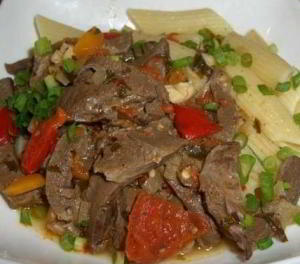 Сердце, тушенное с овощами
