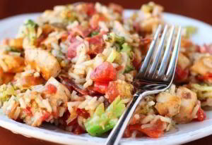 Брокколи с курицей и рисом