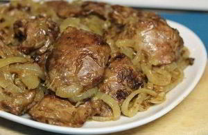 Куриная печень с луком