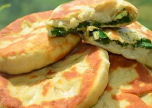 Пирожки с зеленым луком и яйцом