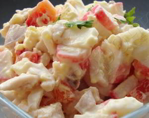 Салат Коралл с крабовым мясом и курицей