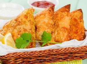 Слоеные пирожки с мясом