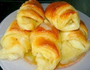 Слойки с яблоками