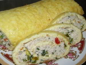 Сырно яичный рулет с куриным фаршем