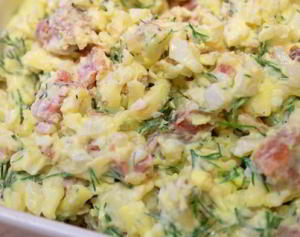 Вкусный салат с ветчиной и сыром