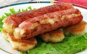 Жареные сосиски с сыром