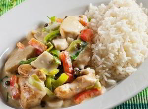 Курица с овощами и рисом
