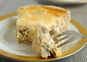 Лоранский пирог с курицей и грибами