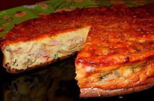 Пирог-сметанник с курицей и грибами