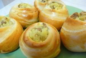 Пирожки "розочки с картошкой"