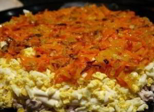 Салат слоеный с курицей