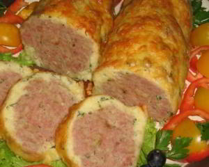 рецепт Мясной рулет в сырно-картофельной оболочке