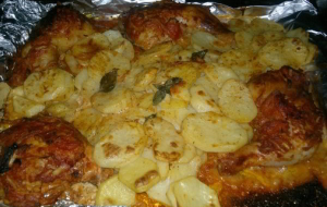 рецепт Картошка с окорочками в фольге