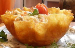 Салат c курицей и зеленым горошком "Мадам Кураж"