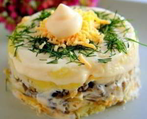Салат Дубок с картофелем и курицей