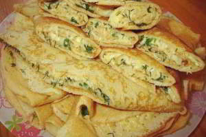 Блинные конвертики с сыром и зеленью