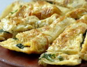 Диетический омлет с сыром и зеленью