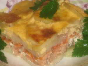Запеканка с горбушей и картошкой