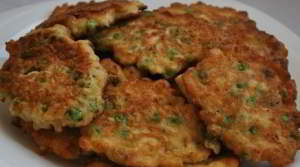 Куриные котлеты с зелёным горошком