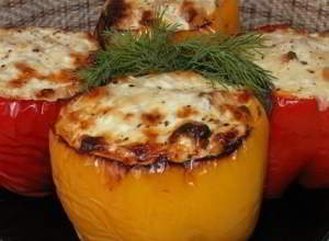 Перец, фаршированный курицей