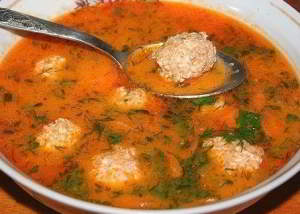Рассольник с куриными фрикадельками и рисом