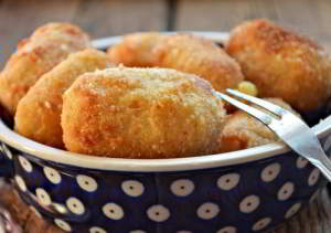 Картофельные крокеты с сыром и грибами в духовке