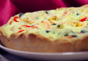 Киш с курицей и шпинатом