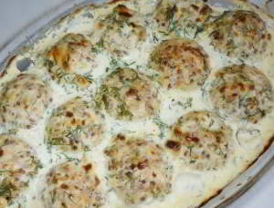 Легкие тефтели с начинкой и вкусным соусом