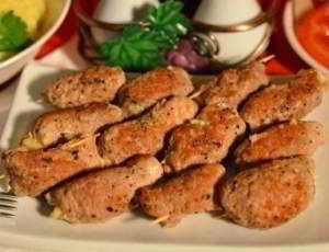Свиные рулетики с сыром и чесноком