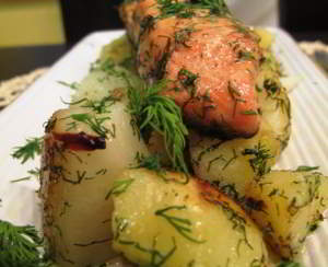 Семга запеченная с укропом и картофелем