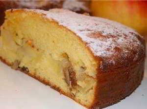 Шарлотка на сгущённом молоке