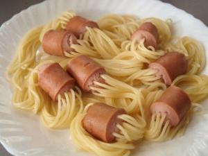 "Волосатые" сосиски (сосиски с макаронами)