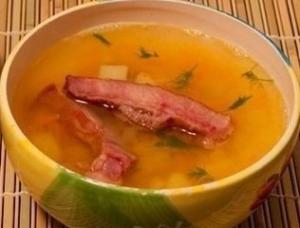Гороховый суп с копчеными ребрышками
