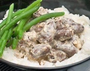 Куриные сердечки, тушеные в сметане