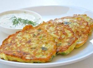 Оладьи из кабачков с сыром и чесноком