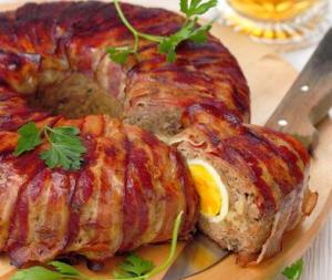 Пасхальный мясной рулет