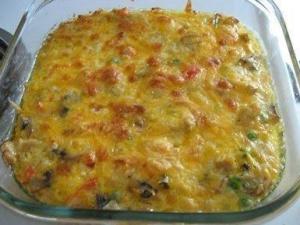 Рисовая запеканка с куриной грудкой, грибами и овощам