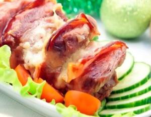 Мясо с беконом и сыром - новогодние рецепты