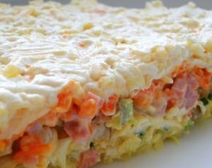 Очень вкусный слоеный салатик