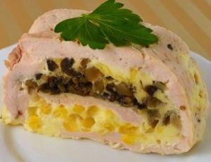 Рулет из куриное филе с грибами