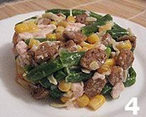 Салат из фасоли с копченой курицей