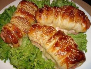 Сардельки "Бриллиантовая рука" ( сардельки в тесте )