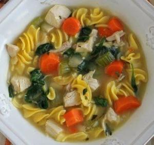 Куриный суп с пастой из киноа