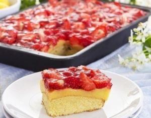 Лимонный пирог с клубникой