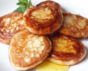 Сырники из творога с бананом