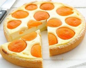 Творожный пирог с абрикосами